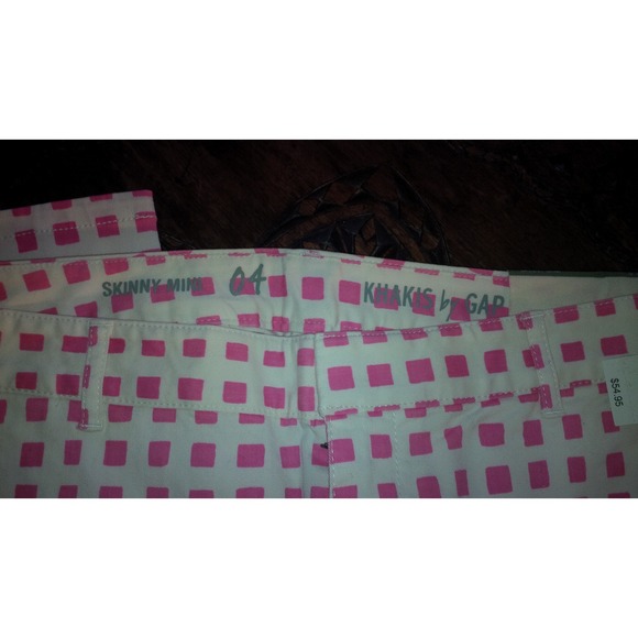 NWT- GAP - Women's Skinny Mini Khaki Cropped Pants - Pink/ White - Size 4 - Picture 3 of 8